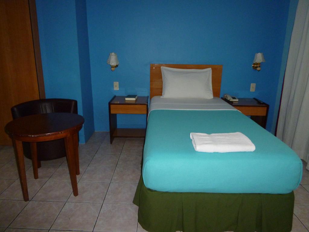 Sequoia Inn Davao Номер фото